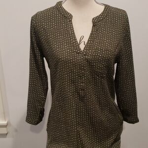 5/$30 𝅺NWOT IRIS V Neck Button front top